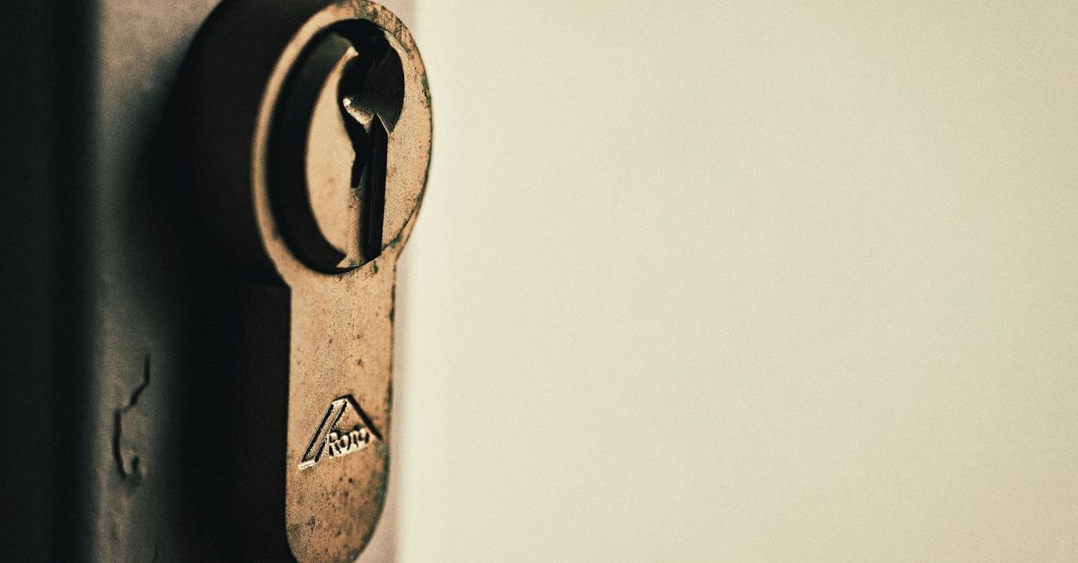 7 Questions to Ask a Queens Locksmith Before You Let Them Touch Your Door — Fresh Meadows Locksmith